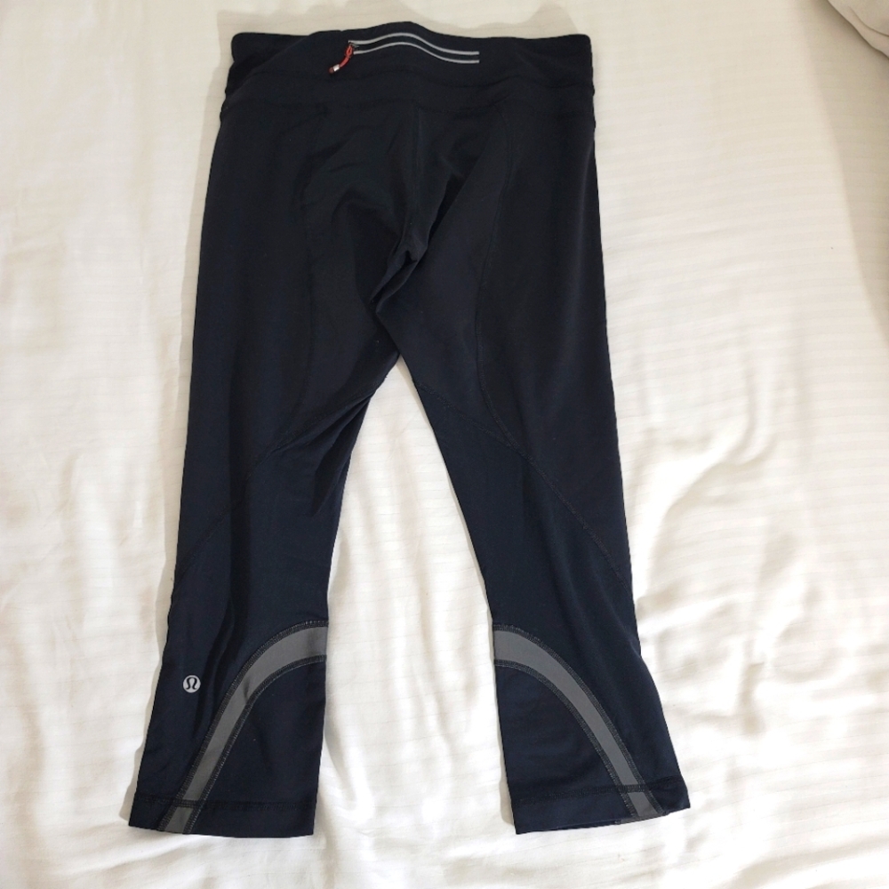 Lululemon grey and black leggings size 8